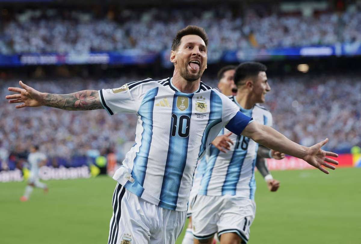📸 [ #Picstr ]  🗣️ "He’s a player, maybe…