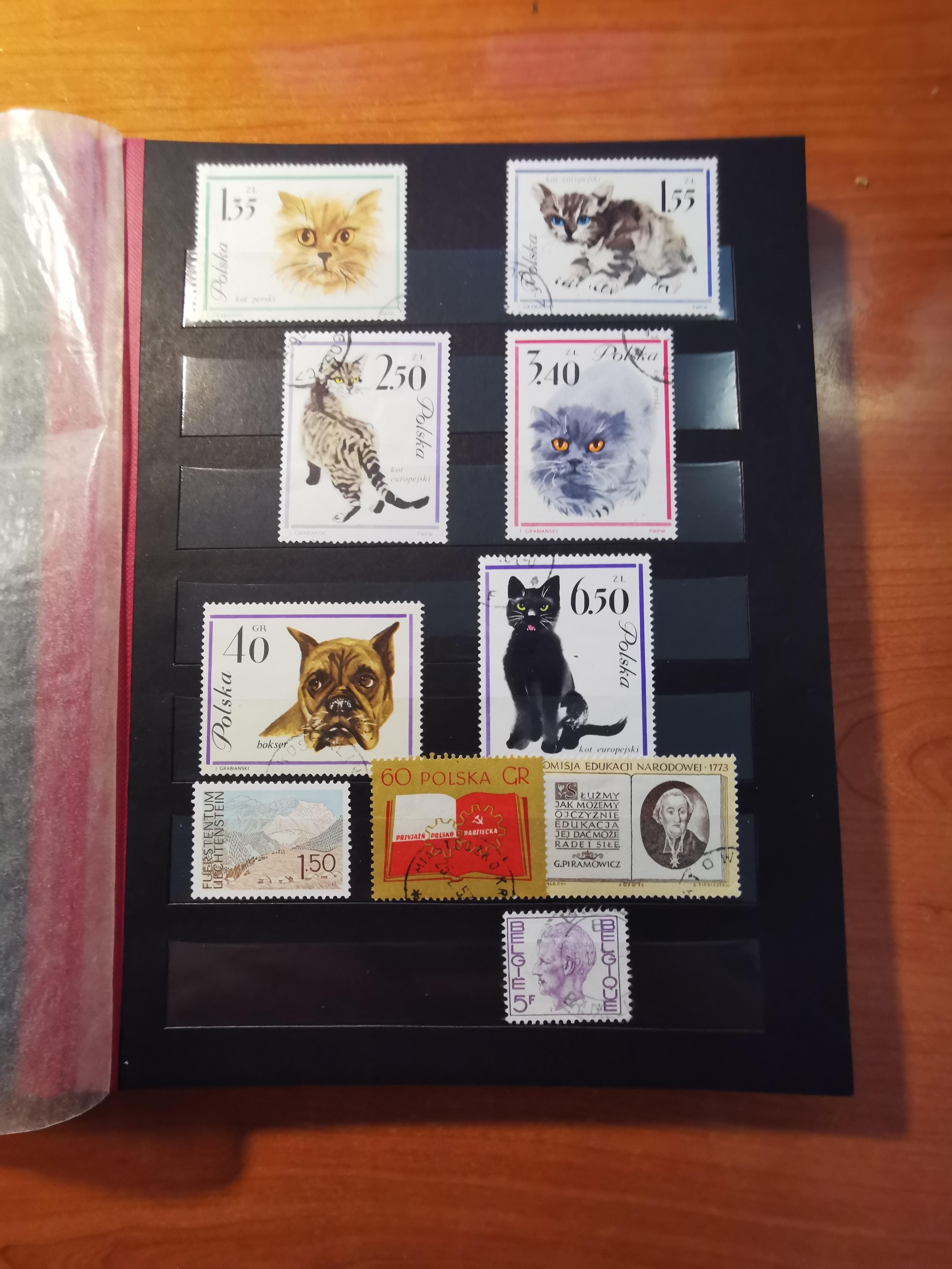 Two mixed stamp collectors — image 3