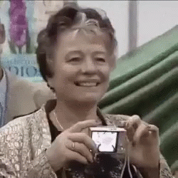 f0f471bd736898c005cd88db962936e32ff7a226a94bf8940d9da94a0b1f8d65.gif